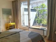 Bright double bedroom with a terrace, close to the...
