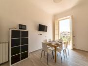 Bright double room in Via Giotto