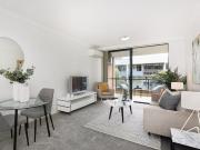 Bright Erskineville Apartment with Study & Parking