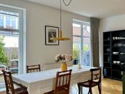 Bright freshly renovated penthouse flat in the...
