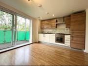 Bright & Modern 1 bed flat with Balcony Mile End