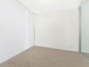 Bright & Modern 2 Bedroom Apartment with Water Views +...