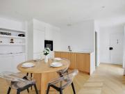 Bright, modern flat Elysées