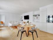 Bright, modern flat Elysées, Paris Amsterdam Apartments...