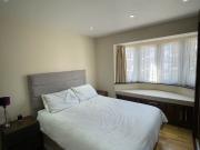 Bright newly refurbished one bedroom flat