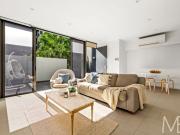 BRIGHT NORTH FACING APARTMENT WITH EXPANSIVE PRIVATE...