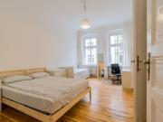 Bright old building flat with balcony in Schöneberg,...