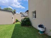 Bright One Bedroom Cottage with Garden and Parking in...