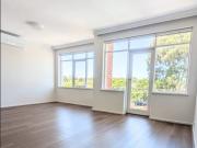 Bright & Renovated First Floor Apartment with Balcony