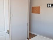 Bright room in 4 bedroom house in Riverston Abbey, Dublin