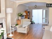 Bright room in 4 bedroom house in Riverston Abbey, Dublin