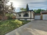 Bright single family in canyon meadow