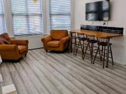 Bright Spacious 1 Bedroom Flat