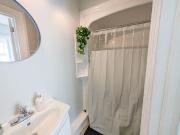 Bright & Spacious 1 Bedroom Unit in Central St. Catharines!