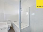 Bright & Spacious 2 Bedroom Apartment in a Convenient...