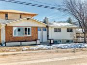 Bright & Spacious 3 Bedroom Basement Suite – Queen Alexandra