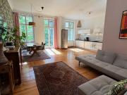 ✨ Bright & Spacious Altbau Loft with Balcony near...