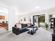 Bright & Spacious Apartment in the Heart of Charing Cross