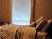 Bright Spacious Furnished Room w Bath in Lakeview Home