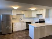 Bright & Spacious Lower Unit in Hamilton!