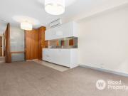 Bright & Spacious Studio Apartment in the Heart of St Kilda