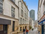 Bright, spacious studio in quiet street