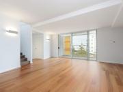 Bright Spacious Unit In Great Location