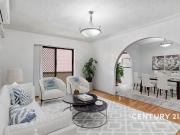 Bright & Spacious Walk to Everything!