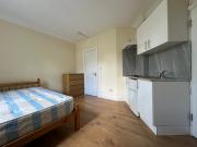 Bright Studio Finchley Rd Near Hampstead W04.05