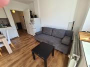 Bright & Stylish Apartment with Balcony and Home Office...