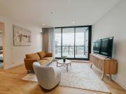 Bright, Stylish & Fully Furnished Luxury Beachside...