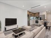 Bright & Stylish North Facing Apartment with Balcony