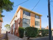 Bright Top Floor Apartment Near the Beach
