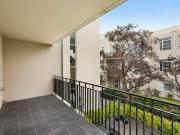 Bright Two Bedroom Apartment with Newly Renovated Bathroom