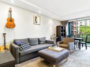 Bright & Vibrant One Bedroom Retreat in Exclusive...