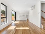 Contemporary Living in a Prime Reservoir Location