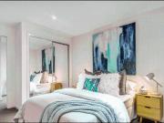 BRILLIANT LOCATION ~HEART OF SOUTH MELBOURNE ~ LOW RISE