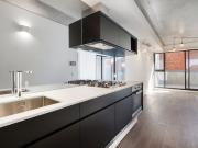 BRILLIANT SOUTH MELBOURNE LOCATION ~ LUXURY & SPACE