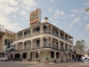 Brisbane River Views, Modern Finishes & A Brilliant City...