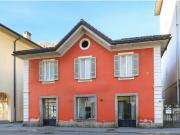 BRISSAGO Casetta con locale commerciale e appartamento