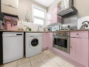 Brixton flat with amazing roof terrace + location!