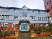 Broadfield Walk, Birmingham, 3 Bedroom Flat