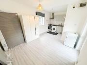 Broadway Market, Hackney E8, Studio to rent, £1,300 pcm...