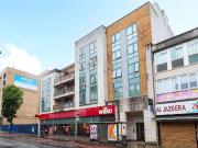 Broadway, West Ealing W13, 1 bed flat to rent, £1,700...