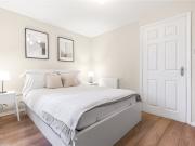 Brockway Close, London E11, 2 bed flat to rent, £2,650...