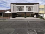 BROKER CASA EN VENTA EN BARRIO CAMPOBELLO PARA ESTRENAR...