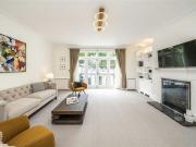 Brompton Square, South Kensington SW3, 2 bedroom flat to...