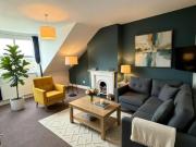 Brondesbury Road, London NW6, 2 bed flat to rent, £2,200...