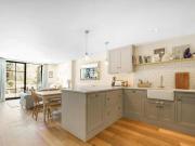 Brondesbury Villas, London, 3 Bedroom Flat