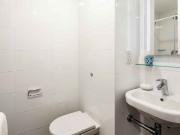 Bronze Ensuite Penthouse D Has an Apartment